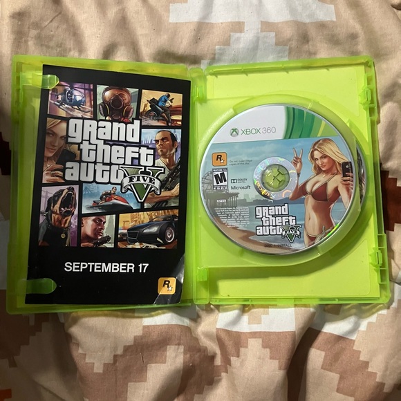 Grand Theft Auto V for Xbox 360 - Picture 2 of 4